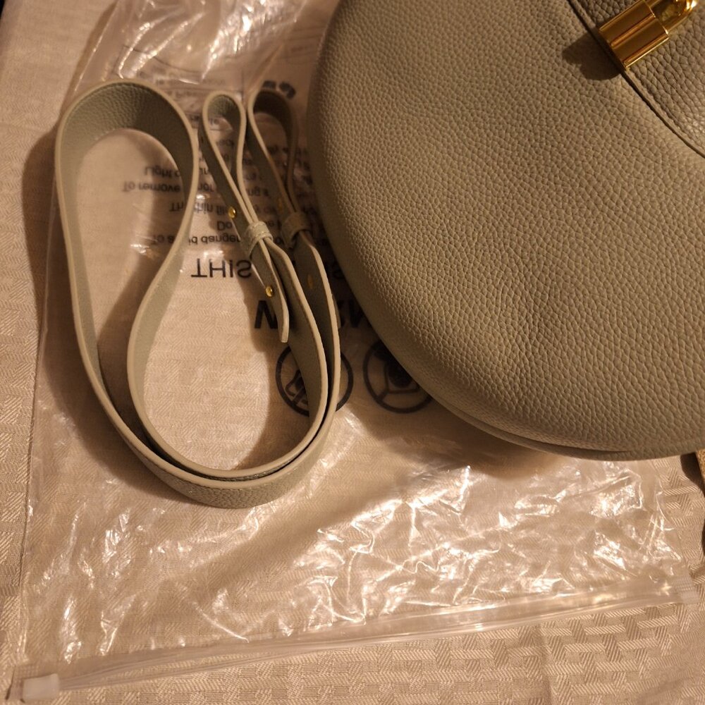 AMAZON HAND BAG.NEW. - Picture 3 of 3